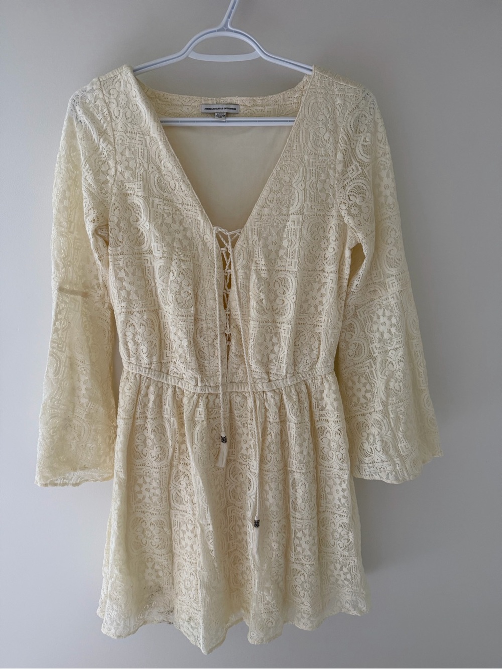 American Eagle Outfitters Cream Lace V-Neck Tie-Front Long Sleeve Dress
